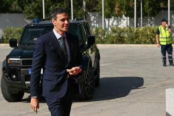 Guasto su aereo Sanchez, premier spagnolo atterra in Turchia