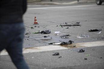 Incidente sul ponte Crepax, ambulanza supera bus e urta moto: 30enne muore nella notte