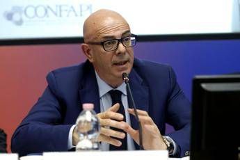 Ora solare, Napoli (Confapi): “Meglio ora legale permanente, benefici per pmi”
