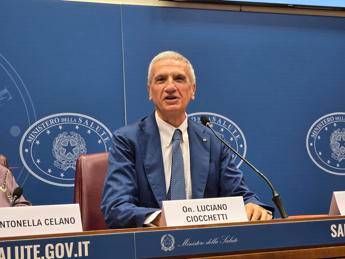 Malattie reumatologiche, Ciocchetti (Fdi): “Cure e farmaci innovativi accessibili a tutti”
