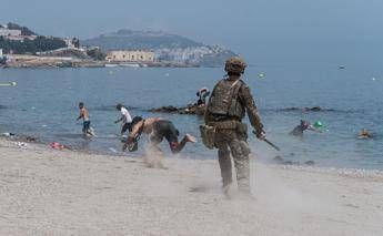 Migranti Ceuta, Italia e Spagna concordano stop a sospensione Schengen